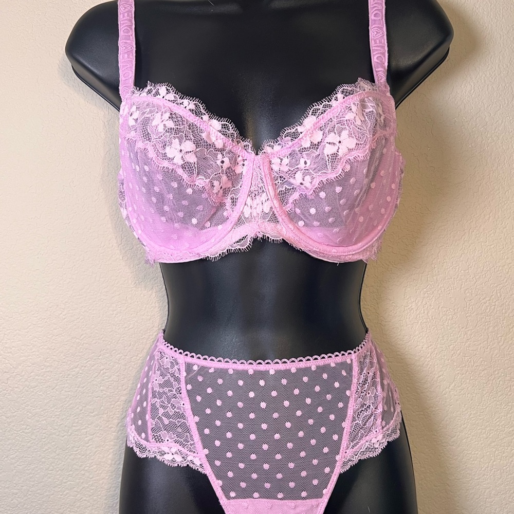 NWT VS bra/panty set 36D/L